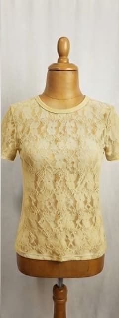 Blusa de Renda Manga Curta