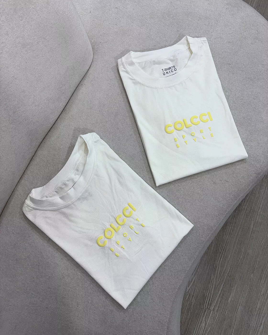 Tee Colcci Amarela